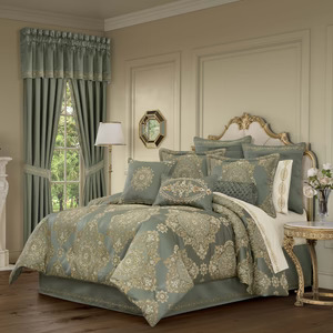 LB 4 Piece Comforter Set