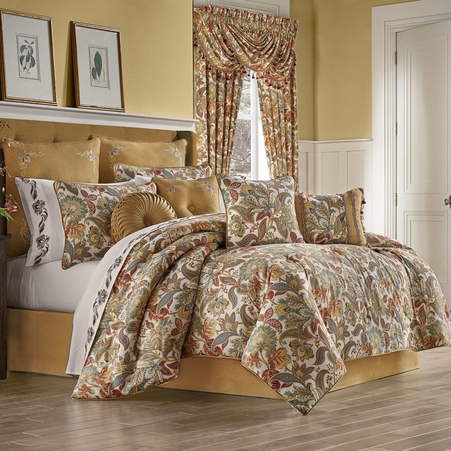 4-piece comforter set by “the luxury bedding”
